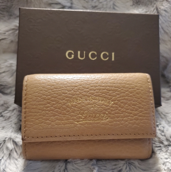 Gucci Accessories - GUCCI keyholder EUC